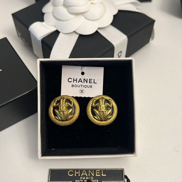 CHANEL GOLD BLACK Frog Earrings Clip ons Size 7/8” - Picture 12 of 12